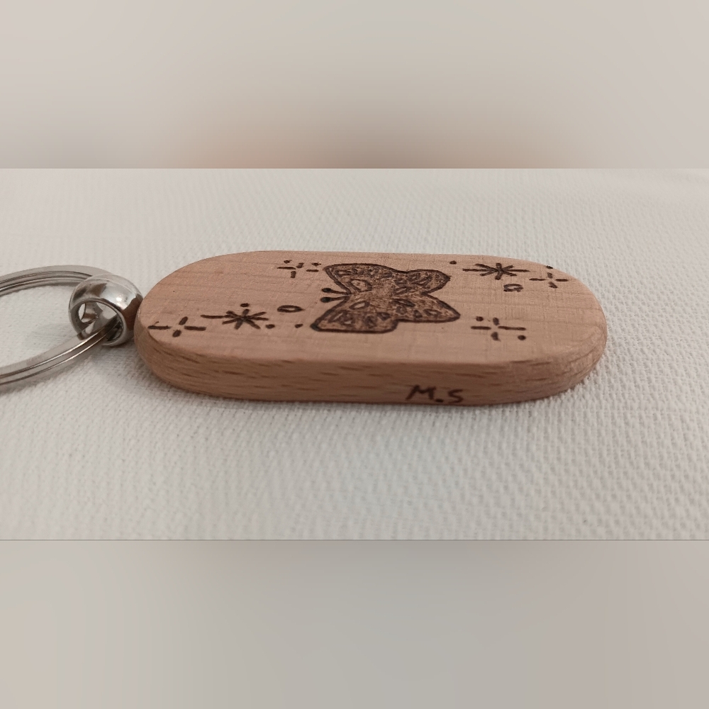 Butterfly Engraved Wooden Keychain - Picture 3 of 3